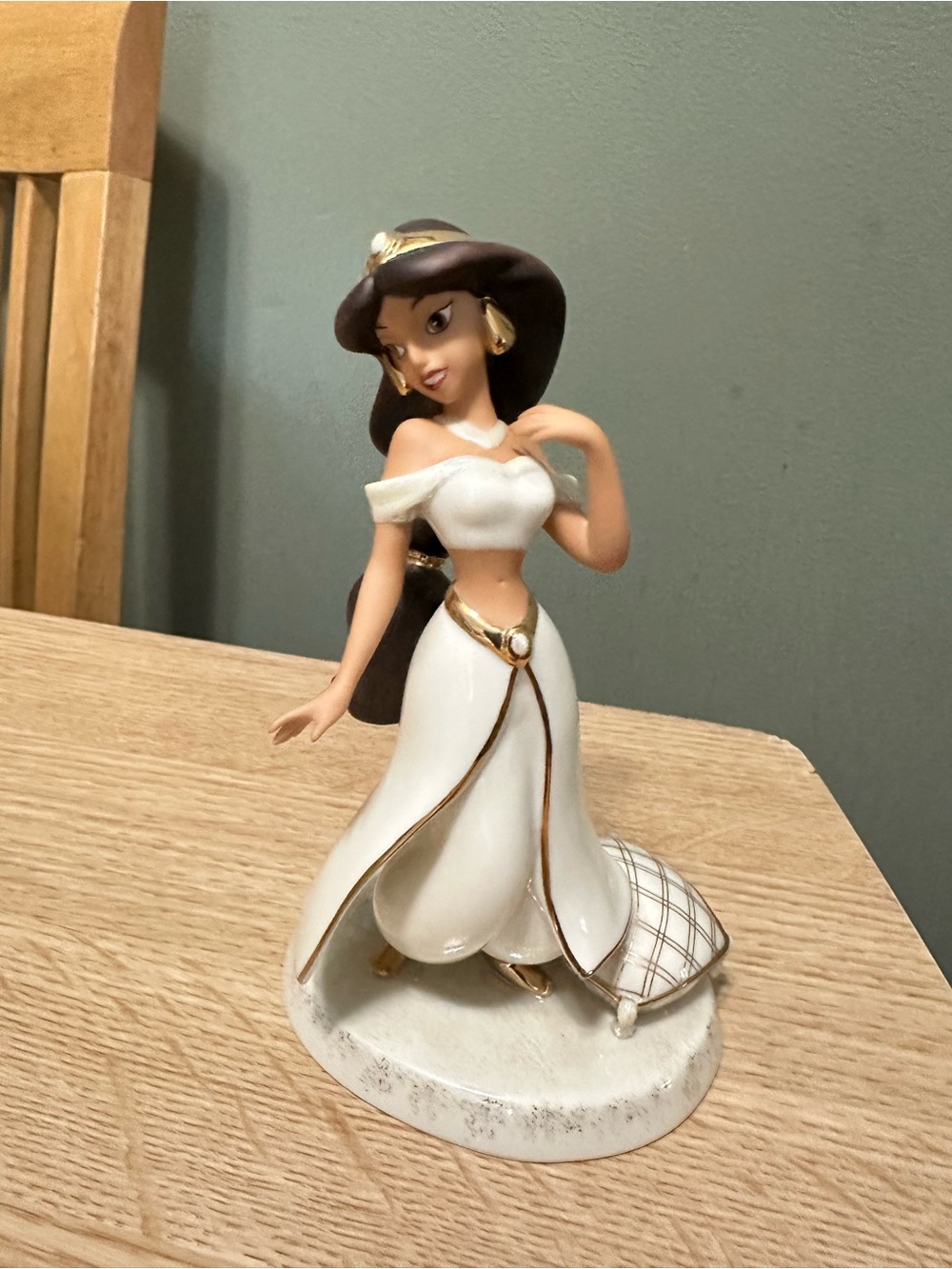 Lenox Disney Showcase Princess Jasmine Aladdin gold accents 7.5” Figurine